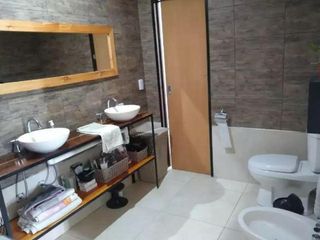 Foto 13 de Casa en venta - 2 dormitorios 1 baño - cochera - 300mts2 - Barrio Gambier