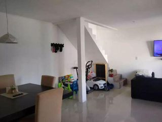 Foto 7 de Casa en venta - 2 dormitorios 1 baño - cochera - 300mts2 - Barrio Gambier