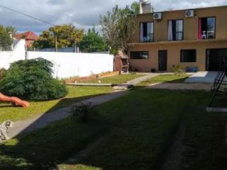 Foto 2 de Casa en venta - 2 dormitorios 1 baño - cochera - 300mts2 - Barrio Gambier