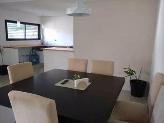Foto 8 de Casa en venta - 2 dormitorios 1 baño - cochera - 300mts2 - Barrio Gambier