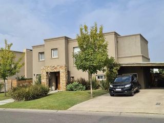 Foto 1 de Casa en  VENTA a la laguna-VILLANUEVA- BARRIO SAN RAFAEL