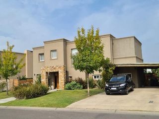 Foto 2 de Casa en  VENTA a la laguna-VILLANUEVA- BARRIO SAN RAFAEL