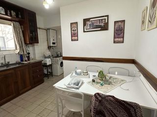 Foto 7 de Amplio departamento céntrico - Permuto por casa en Pueblo Belgrano o U. Oeste