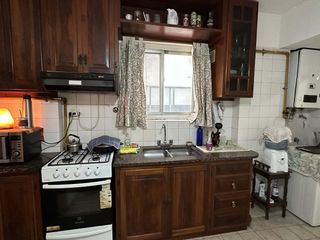 Foto 8 de Amplio departamento céntrico - Permuto por casa en Pueblo Belgrano o U. Oeste