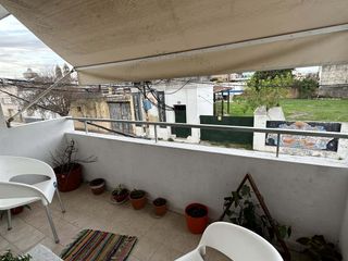 Foto 4 de Amplio departamento céntrico - Permuto por casa en Pueblo Belgrano o U. Oeste