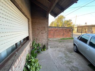 Foto 4 de Casa en venta - 3 dormitorios 2 baños 1 cochera - 100mts2 - Los Hornos