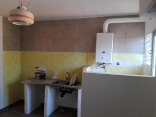 Foto 8 de Casa en venta - 3 dormitorios 2 baños 1 cochera - 100mts2 - Los Hornos