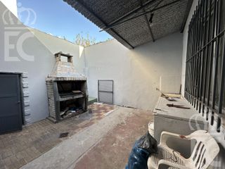 Foto 4 de Venta - Casa - 3 ambientes - c/cochera.