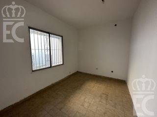 Foto 12 de Venta - Casa - 3 ambientes - c/cochera.