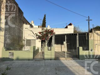 Foto 7 de Venta - Casa - 3 ambientes - c/cochera.