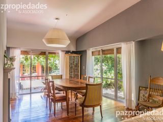 Foto 3 de Venta Casa 4 dormitorios Zona centro Neuquen