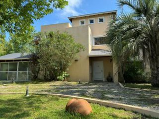 Foto 2 de Casa en venta - 3 Dormitorios 2 Baños - 1000Mts2 - Haras Del Sur I