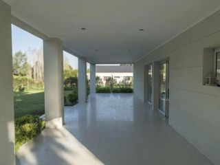 Foto 30 de Casa venta 4 dormitorios 2 baños 2400 mts 2 totales  - Villa Elvira