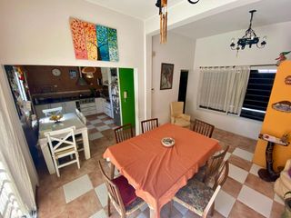 Foto 4 de Casa de 4 amb. con jardín