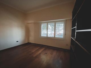 Foto 2 de Casa Venta - Permuta 3 Dormitorios Con Dependencia