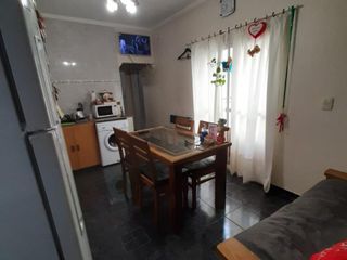 Foto 2 de CASA INTERNA A LA VENTA 2 DORMITORIOS EXCELENTE UBICACIÓN