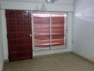 Foto 7 de VENTA DE CASA TRES DORMITORIOS EN B° ALBERDI (Código: 330)