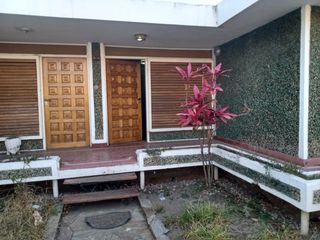 Foto 1 de VENTA DE CASA TRES DORMITORIOS EN B° ALBERDI (Código: 330)