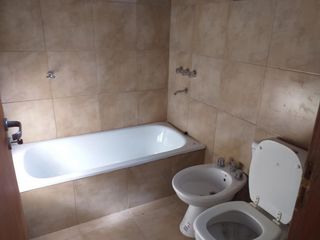 Foto 5 de VENTA - DEPARTAMENTO PRIMER PISO - BARRIO GALLO BLANCO