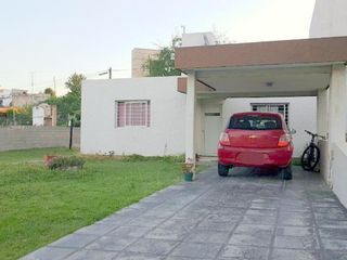 Foto 1 de CASA EN ALQUILER EN HOUSING LOS ALGARROBOS VILLA ALLENDE
