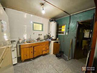 Foto 9 de Casa en venta - 2 Dormitorios 1 Baño 1 Cochera - 125Mts2 - Villa Elvira