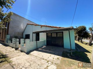 Foto 1 de Casa en venta - 2 Dormitorios 1 Baño 1 Cochera - 125Mts2 - Villa Elvira