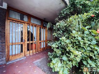 Foto 3 de Casa en venta - 3 Dormitorios 2 Baños 3 Cocheras - 459.98Mts2 - Berisso