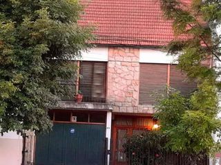 Foto 2 de Casa en venta - 3 Dormitorios 2 Baños 3 Cocheras - 459.98Mts2 - Berisso