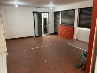 Foto 2 de Monteserrín, Casa Comercial en Renta, 170m2, 8 Ambientes