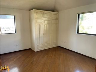 Foto 6 de Monteserrín, Casa Comercial en Renta, 170m2, 8 Ambientes