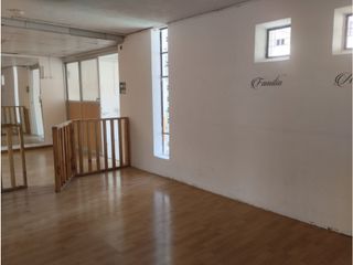 Foto 4 de Mariana de Jesús, Casa Comercial en Renta, 400m2, 11 Ambientes