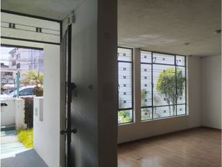 Foto 25 de Mariana de Jesús, Casa Comercial en Renta, 400m2, 11 Ambientes