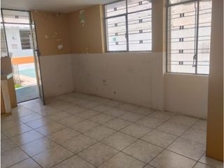 Foto 33 de Mariana de Jesús, Casa Comercial en Renta, 400m2, 11 Ambientes