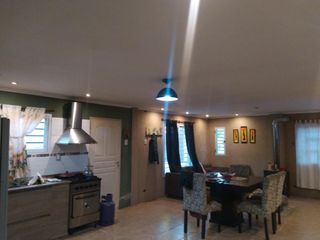Foto 4 de Casa en venta - 2 Dormitorios 2 Baños - Cochera - 235Mts2 - Berazategui