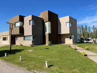 Foto 1 de Casa en  venta en Sauces del Limay