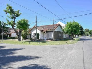 Foto 1 de Casa en venta - 3 Dormitorios 1 Baño - Cochera - 170Mts2 - Manuel B. Gonnet, La Plata