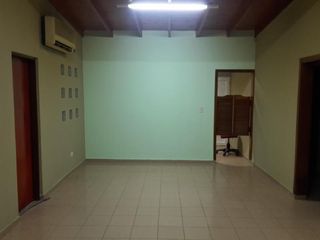 Foto 5 de Casa en venta - 2 dormitorios 1 baño 1 cochera - 300mts2 - Villa Elvira [FINANCIADA]