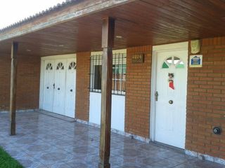Foto 4 de Casa en venta - 2 dormitorios 1 baño 1 cochera - 300mts2 - Villa Elvira [FINANCIADA]