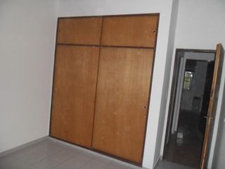 Foto 9 de Casa en venta - 2 dormitorios 1 baño 1 cochera - 300mts2 - Villa Elvira [FINANCIADA]