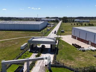 Foto 3 de Depósito 2150 m2 en Alquiler más 150 m2 Oficinas, en Parque Industrial Ruta 6, Los Cardales
