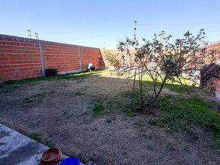Foto 39 de Casa en venta - 3 dormitorios 2 baños - 280mts2 - Manuel B. Gonnet [FINANCIADA]