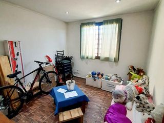 Foto 17 de Casa en venta - 3 dormitorios 2 baños - 280mts2 - Manuel B. Gonnet [FINANCIADA]