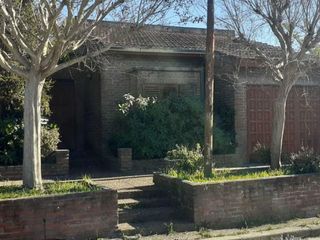 Foto 2 de Casa en venta - 2 dormitorios 1 baño 1 cochera - 202mts2 - Villa Montoro [FINANCIADA]