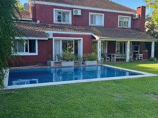 Foto 1 de Laguna del Sol   Nueva Casa a la Venta U$S 475.000.-