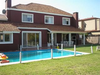 Foto 2 de Laguna del Sol   Nueva Casa a la Venta U$S 475.000.-