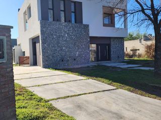 Foto 1 de Casa en venta en Haras Santa Maria