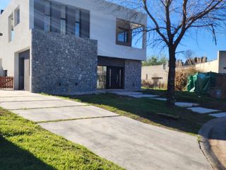 Foto 2 de Casa en venta en Haras Santa Maria