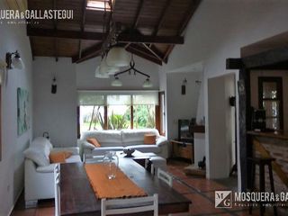 Foto 4 de Casa en venta en  Aranjuez!! BARRIO ESCRITURABLE