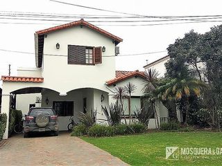 Foto 1 de Casa en venta en  Aranjuez!! BARRIO ESCRITURABLE
