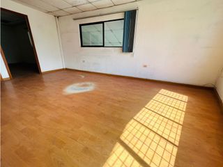 Foto 6 de La Armenia , Galpón en Renta, 350m2, 3 Ambientes